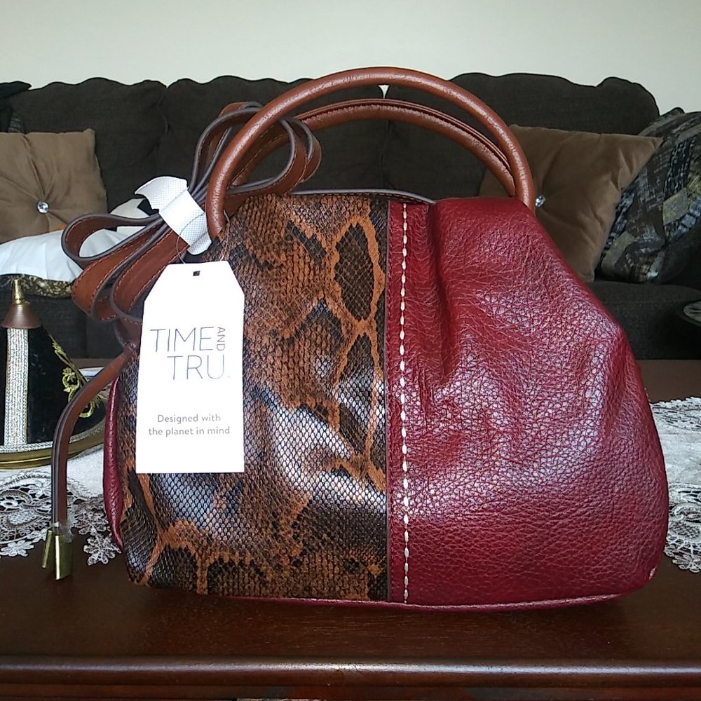 TIME AND TRU Red/Brown